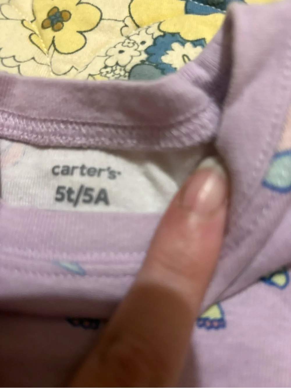 Carter's girls size 5t dinosaur pajama set